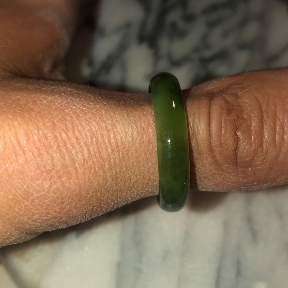 vtg Jade Stone Carved Rounded Band Approx Sz 10.5 - 10.75 - Picture 5 of 7